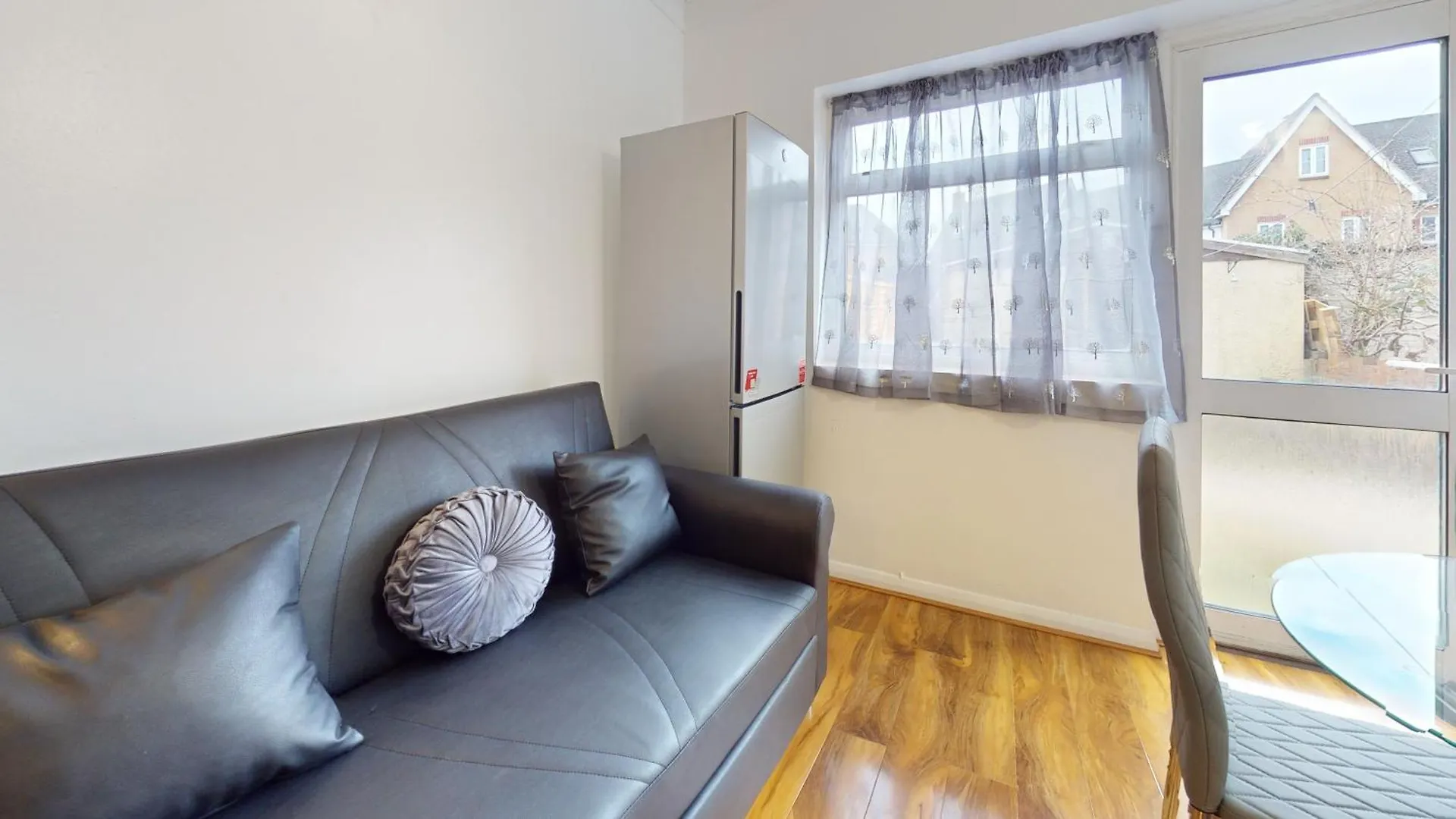 Feriehus Dagenham - 4 Beds - Sleeps 8 - Wifi Villa Storbritannien