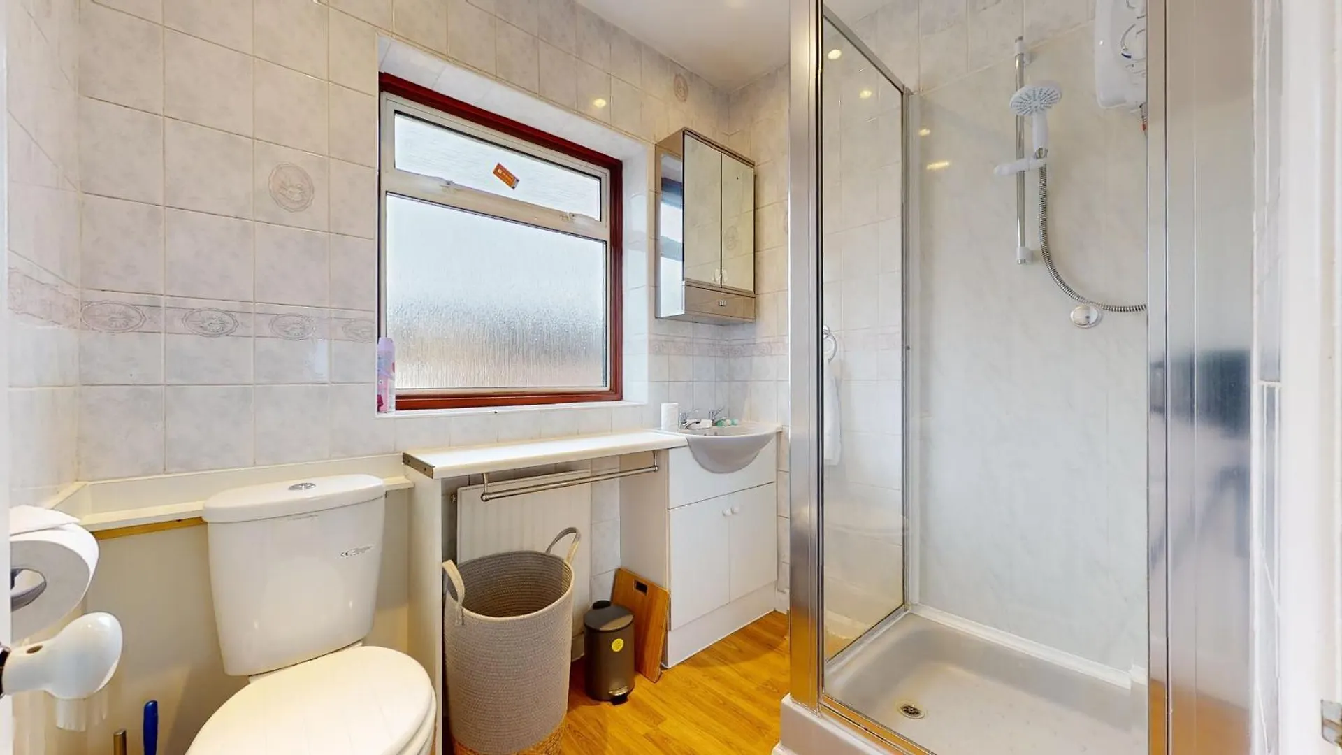 Dagenham - 4 Beds - Sleeps 8 - Wifi Villa 0*,